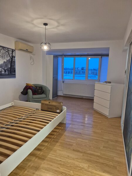 Sala Palatului, Brezoianu,